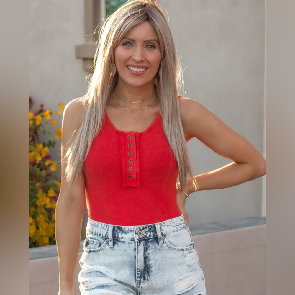 POL Cherry Red Sleeveless Button-Front Ribbed Women's Bodysuit